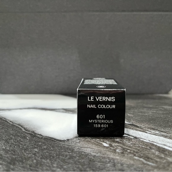 Chanel Les Vernis “Mysterious” 601 Nail Polish - New In Box - Picture 8 of 11